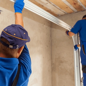 Manual vs Automatic Garage Doors